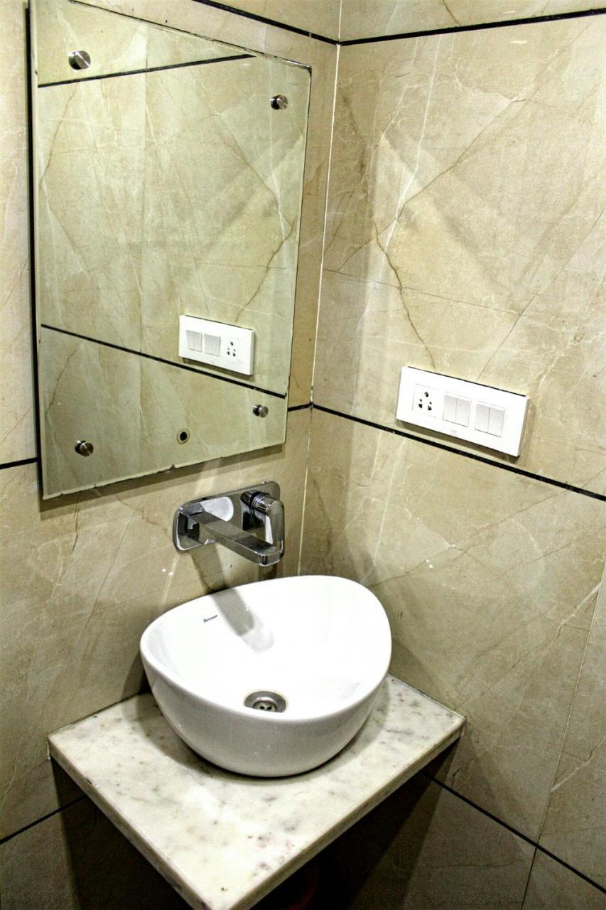 Kaveri Hotel And Restaurant Yamuna Nagar Bagian luar foto